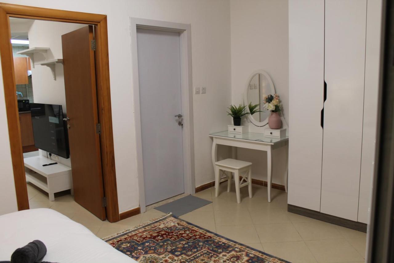 Newly Furnished Cozy 1 Bedroom Apartment Close To Jbr Beach And Metro Dubai Bagian luar foto